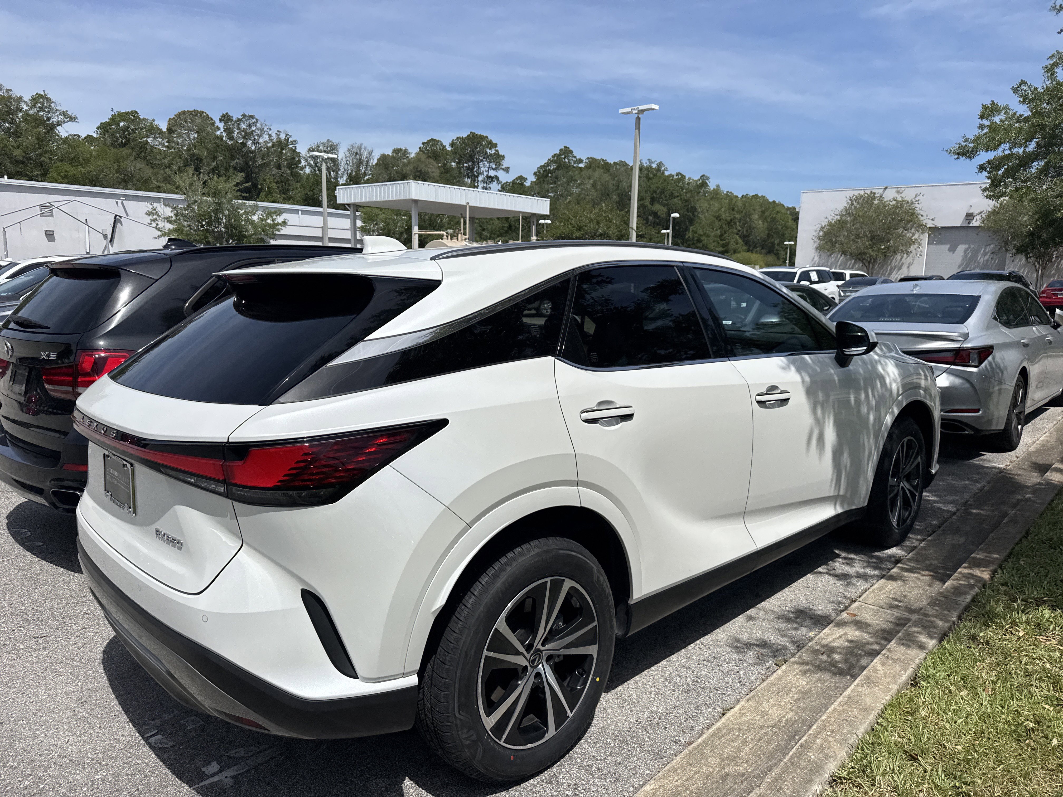 Used 2023 Lexus RX 350 Premium w/ Accessory Package (Z1) FWD image 3