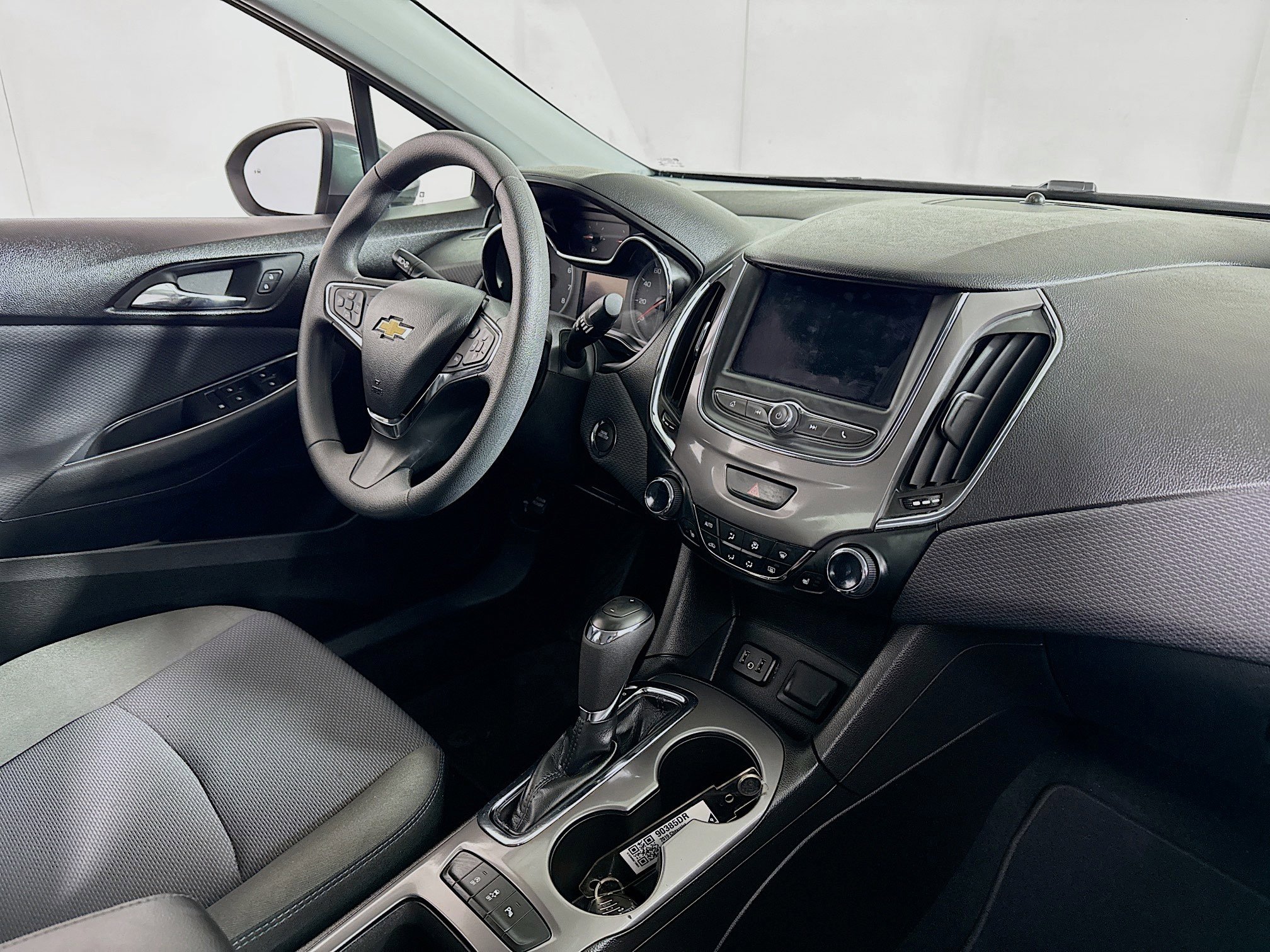 Used 2019 Chevrolet Cruze LT w/ Convenience Package FWD image 28