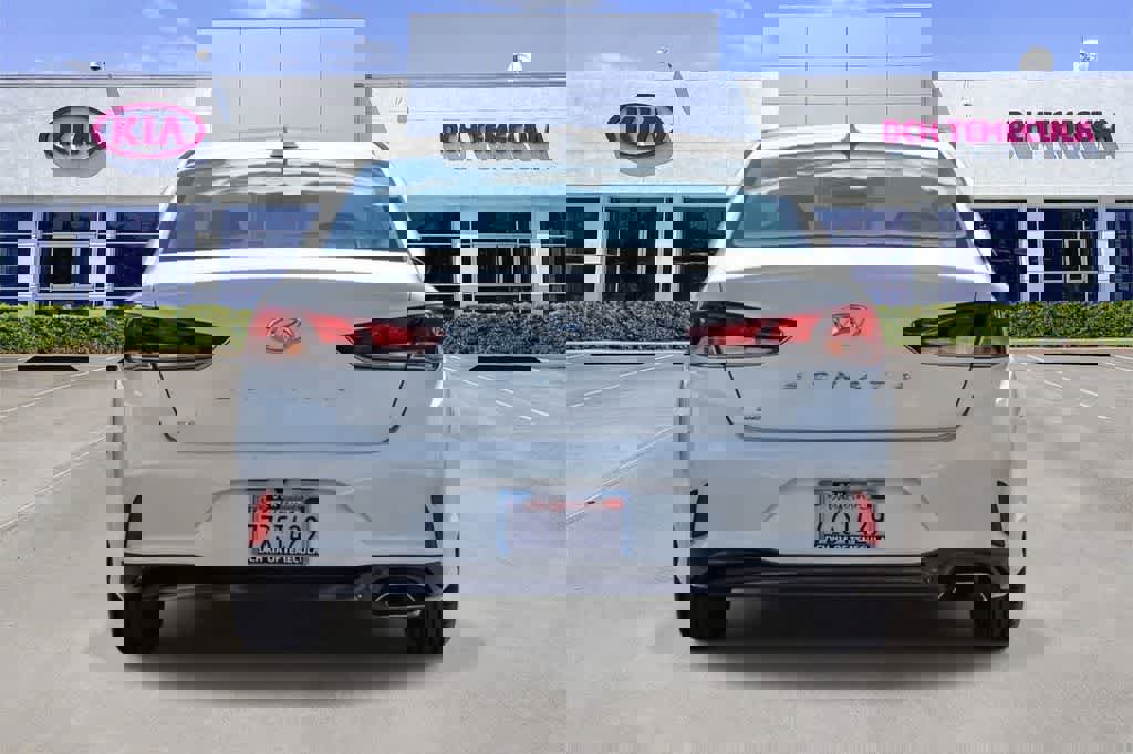 Used 2018 Hyundai Sonata SE w/ Cargo Package FWD image 5