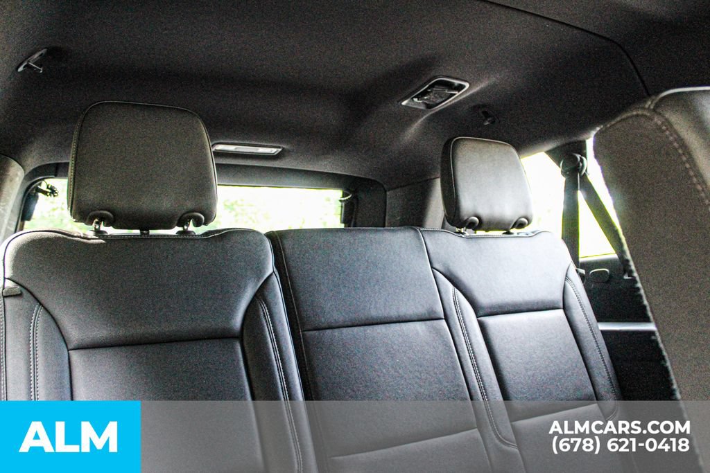 Used 2025 Chevrolet Suburban Z71 AWD/4WD image 21