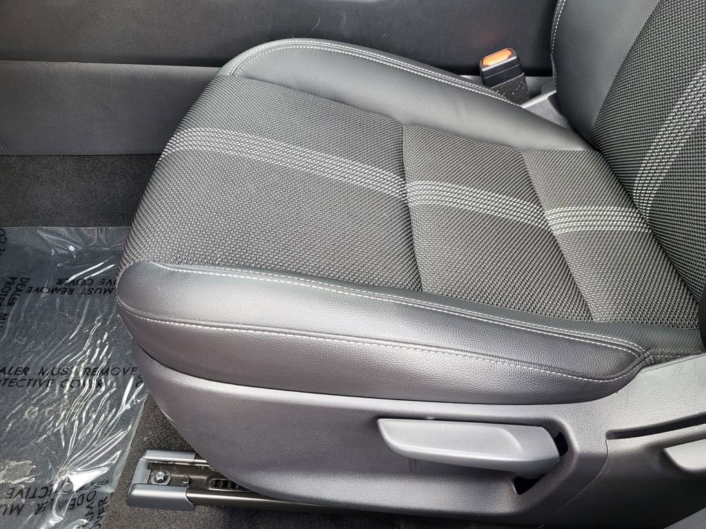 Used 2025 MAZDA CX-50 AWD 2.5 S w/ Weather Package image 15