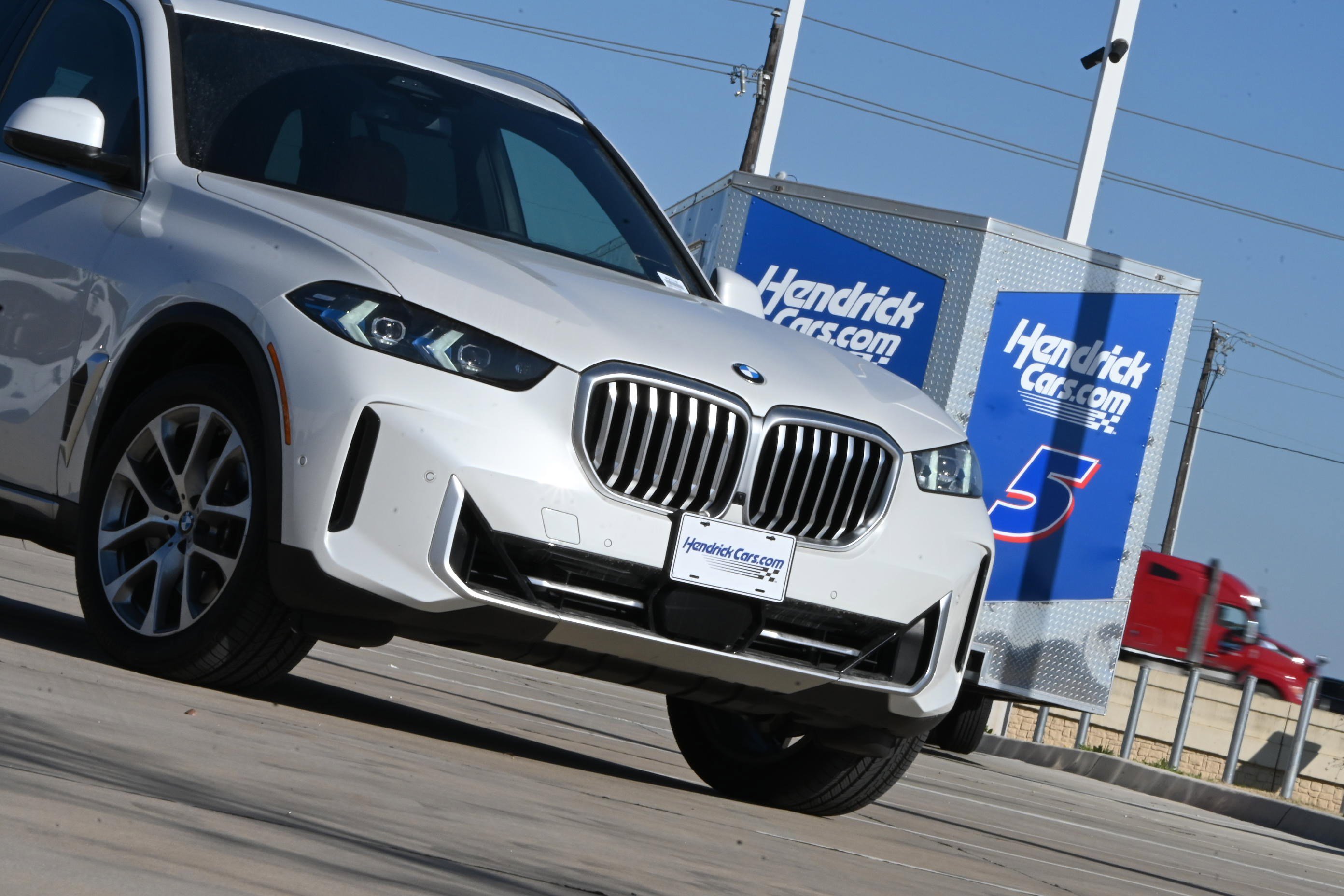 Certified 2025 BMW X5 xDrive40i w/ Premium Package image 5