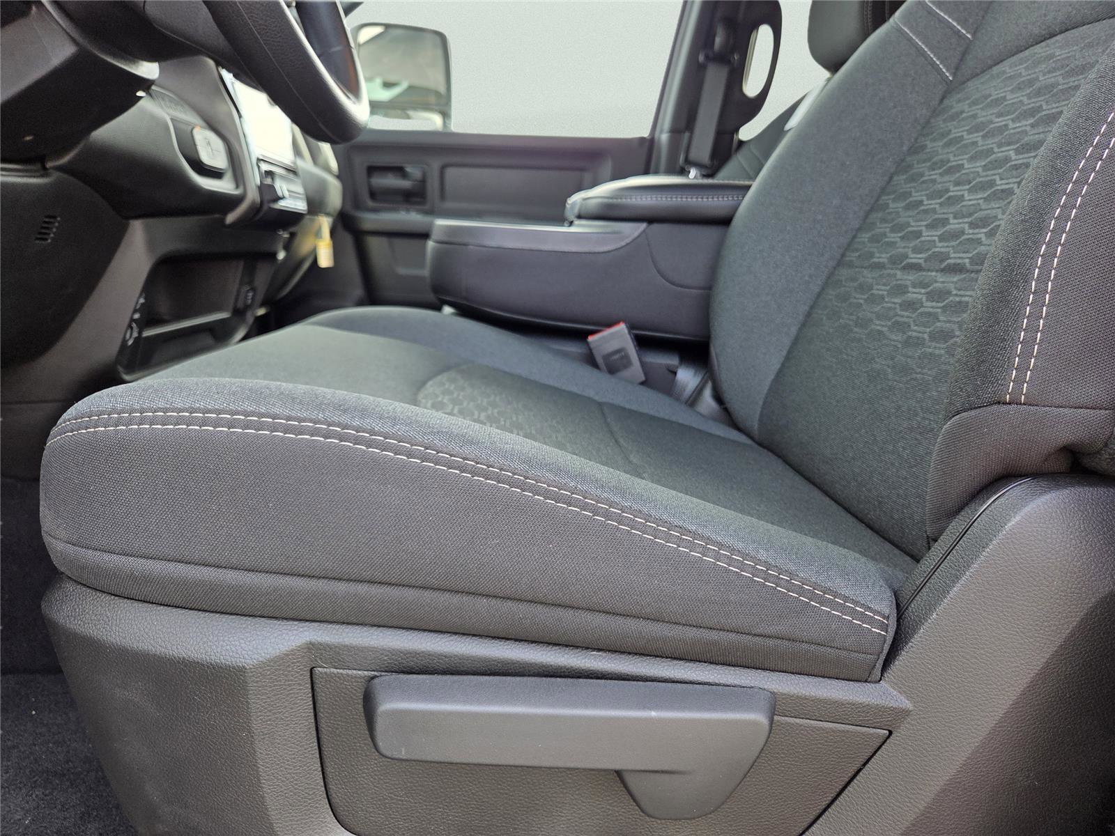 New 2025 RAM 2500 Tradesman image 17