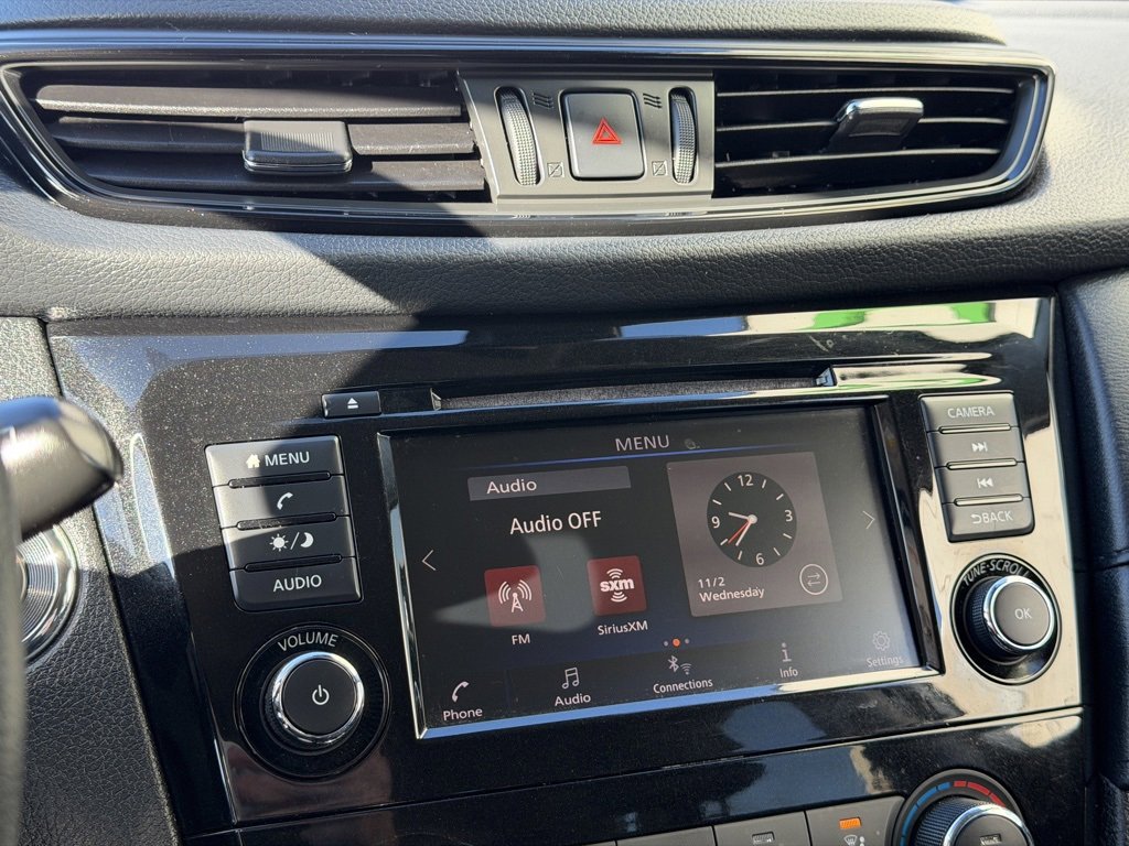 Used 2020 Nissan Rogue SV image 14