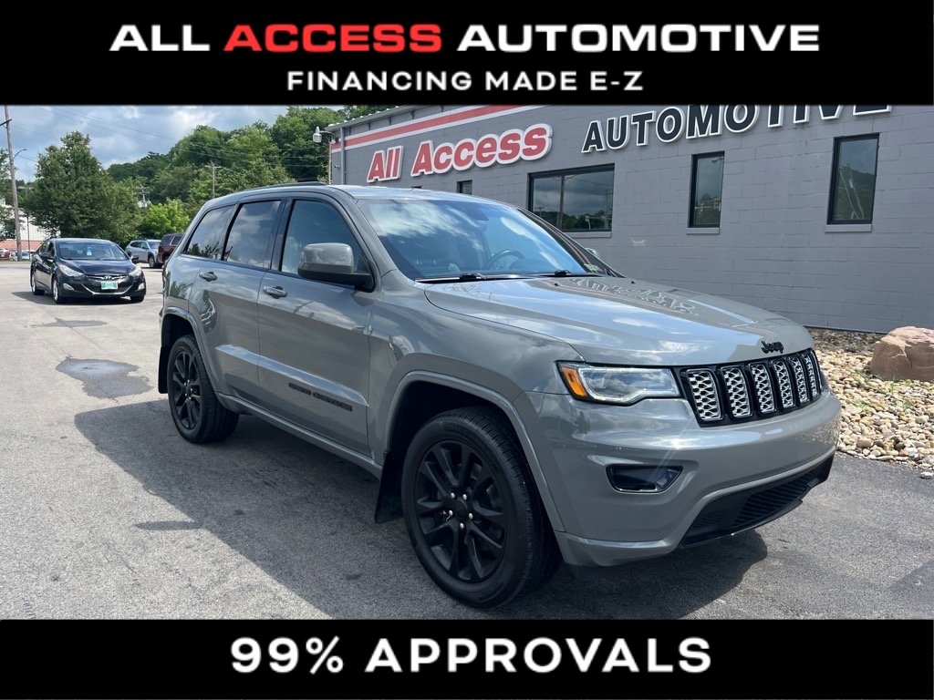 Used 2021 Jeep Grand Cherokee Laredo X image 2