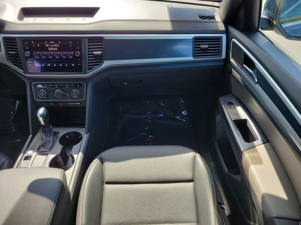 Used 2021 Volkswagen Atlas Cross Sport SE w/ Panoramic Sunroof Package FWD image 14
