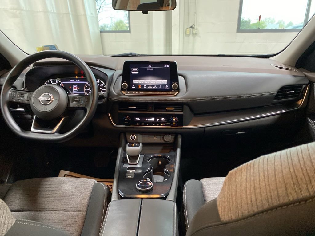 Used 2023 Nissan Rogue SV AWD/4WD image 13
