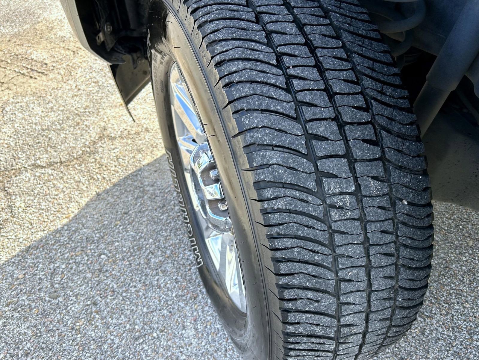 Used 2022 Ford F250 Platinum w/ FX4 Off-Road Package image 23