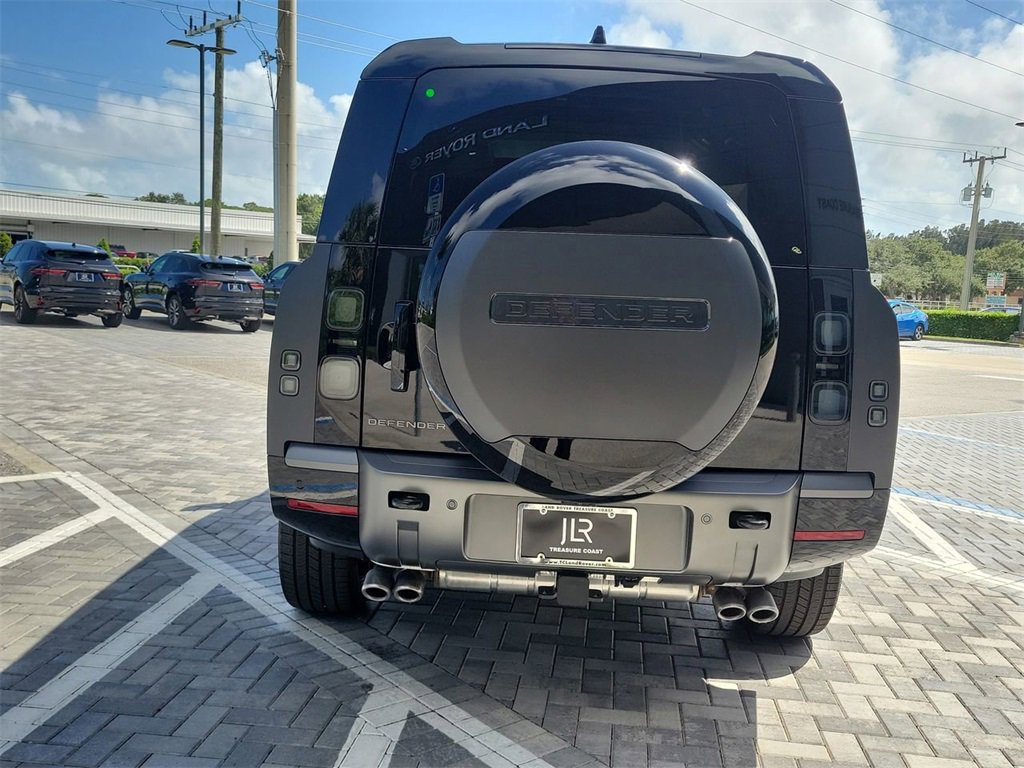 New 2026 Land Rover Defender 130 V8 image 4