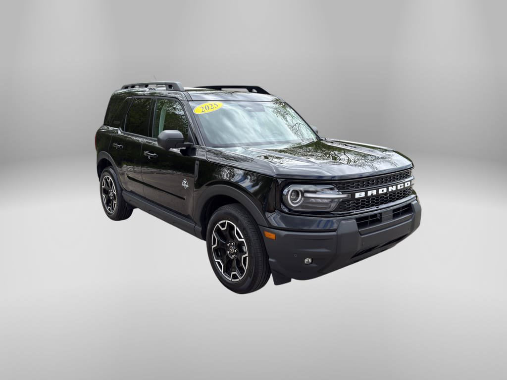 Used 2025 Ford Bronco Sport Outer Banks w/ Outer Banks Tech Package+ AWD/4WD image 3