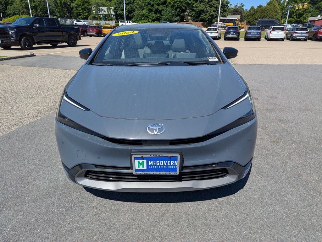 Used 2024 Toyota Prius Limited w/ Limited Premium Package AWD/4WD image 9