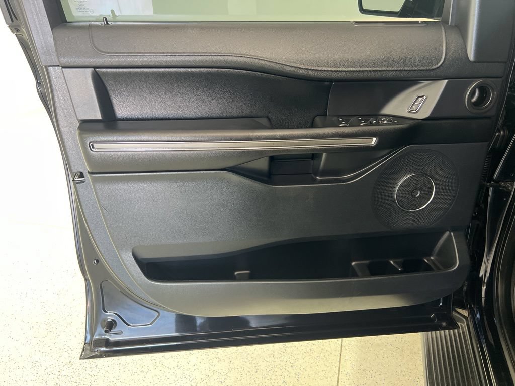 Used 2019 Ford Expedition XLT w/ Equipment Group 201A AWD/4WD image 20