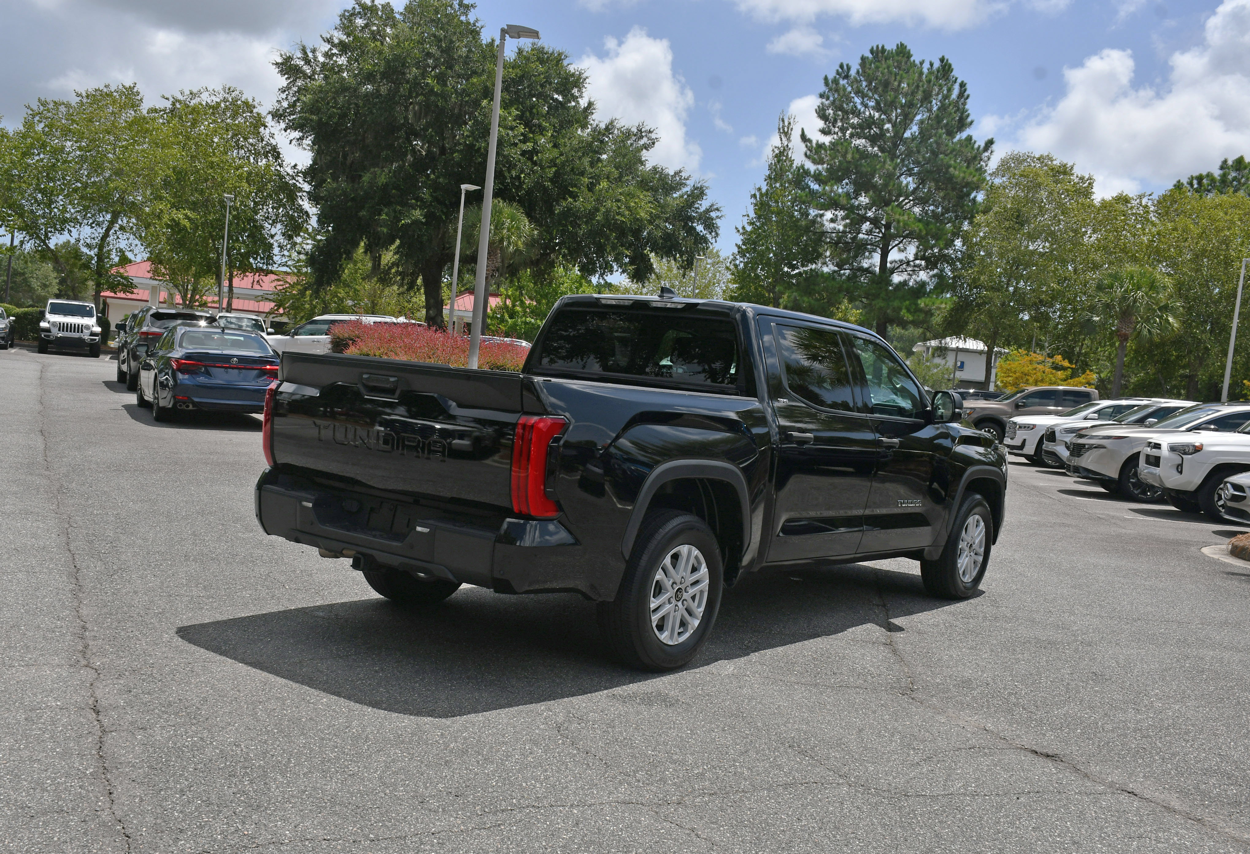 Used 2024 Toyota Tundra SR5 w/ SR5 Convenience Package RWD image 4