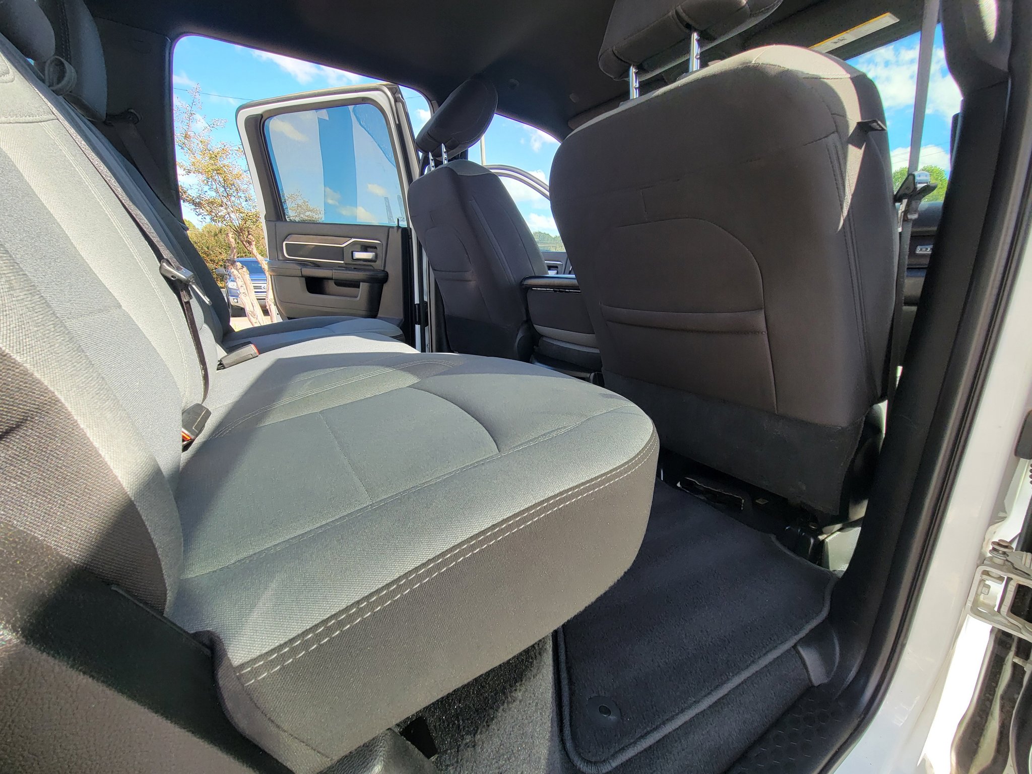 Used 2024 RAM 2500 Big Horn image 39