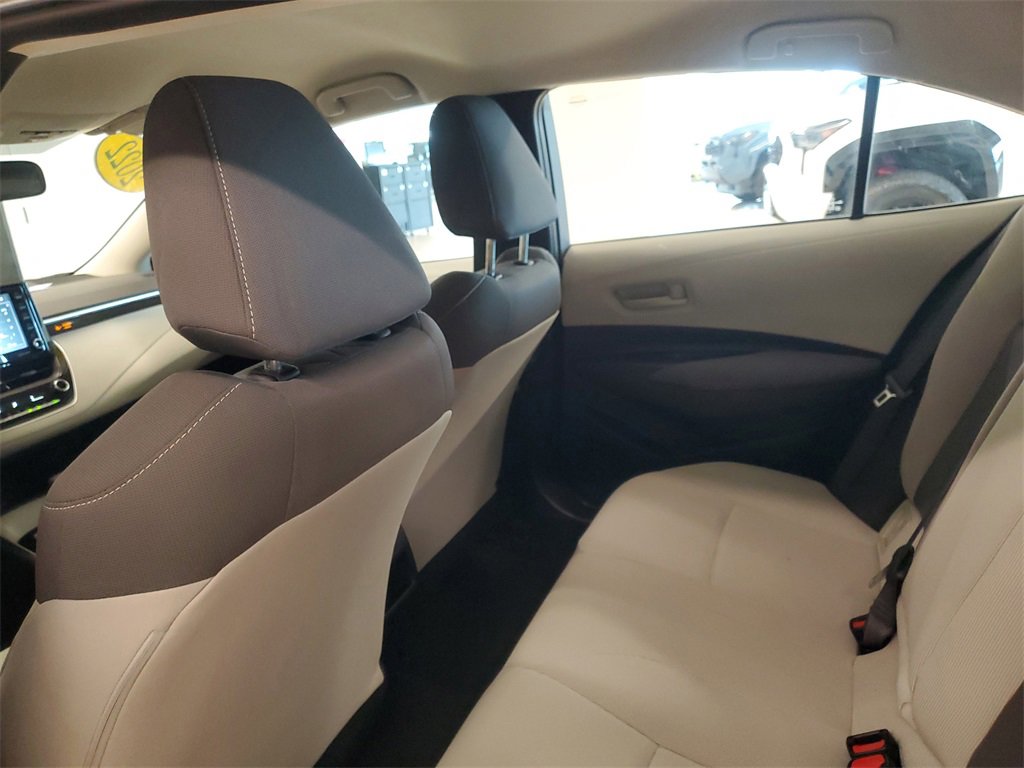 Used 2022 Toyota Corolla LE image 11