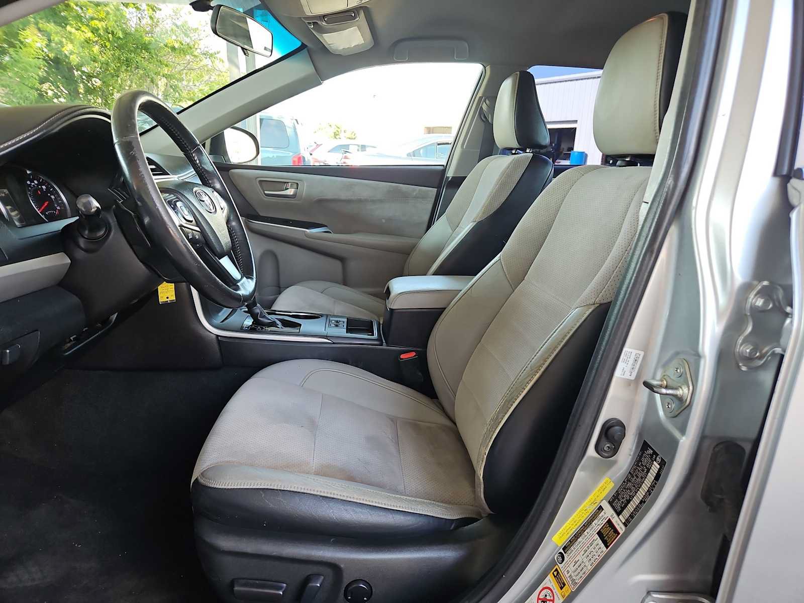 Used 2015 Toyota Camry XSE FWD image 14