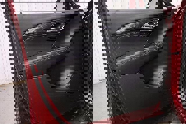 Used 2022 Buick Envision Essence w/ Safety Package image 21