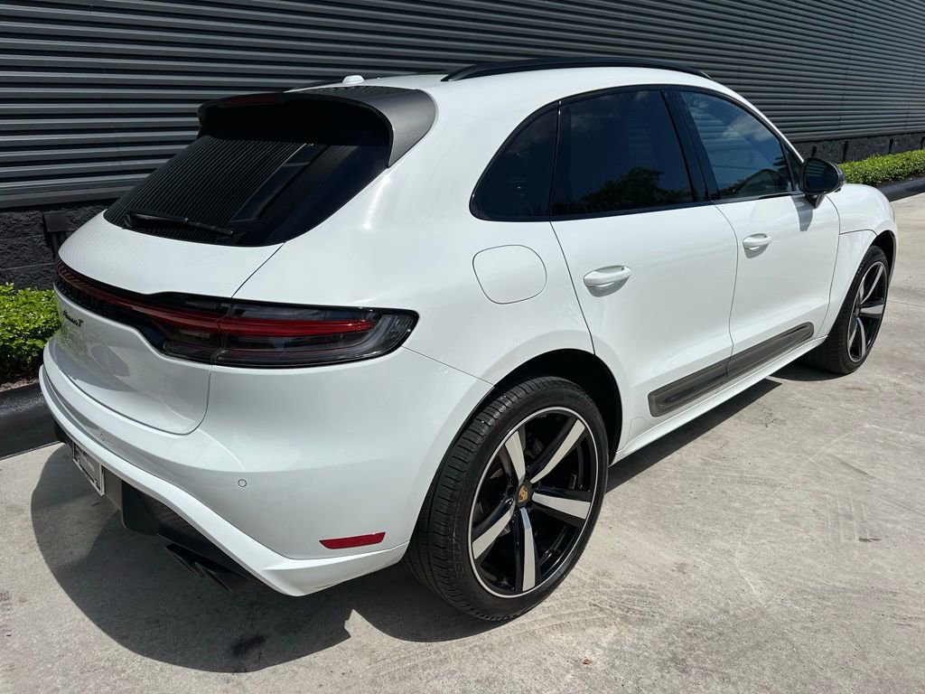 Certified 2023 Porsche Macan Turbo image 9