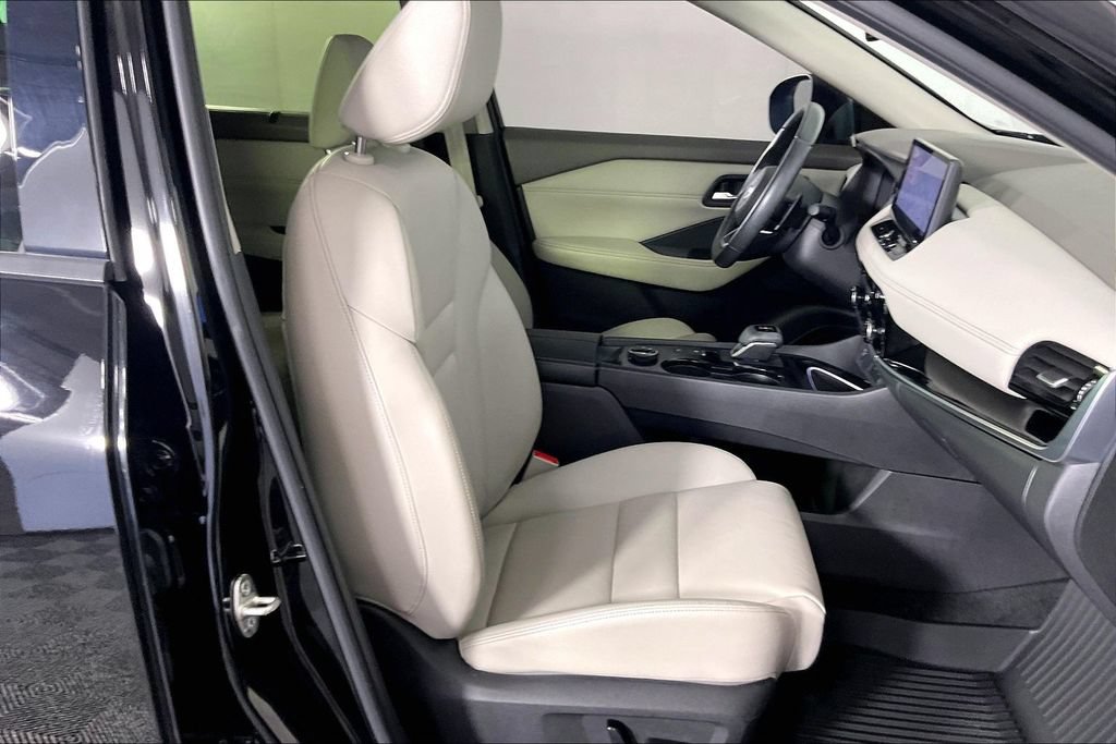 Used 2024 Nissan Rogue SL w/ SL Premium Package AWD/4WD image 9