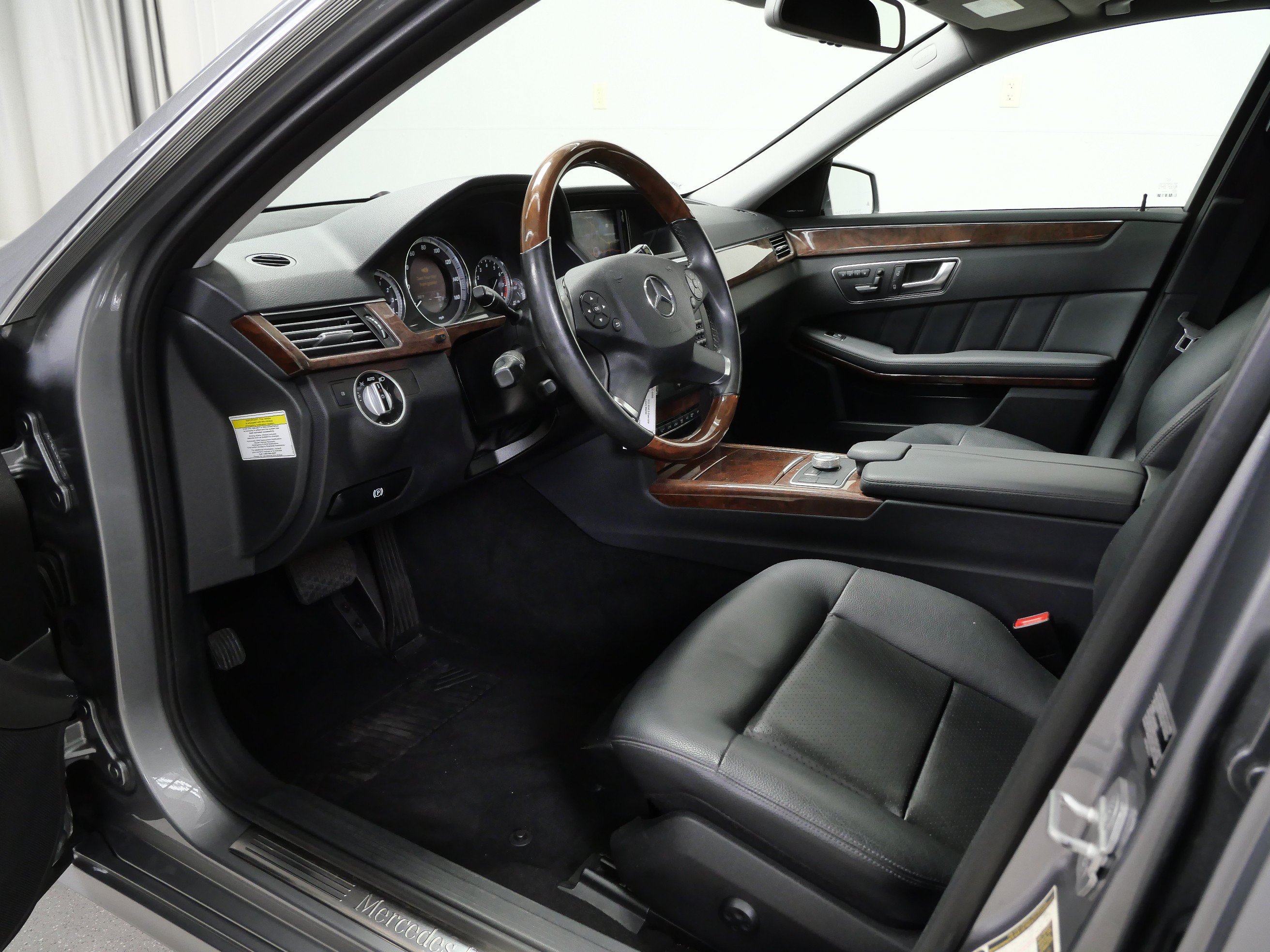 Used 2012 Mercedes-Benz E 350 4MATIC Sedan image 13