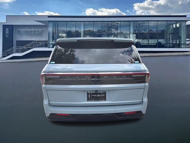 New 2027 Lincoln Navigator Premiere RWD image 7