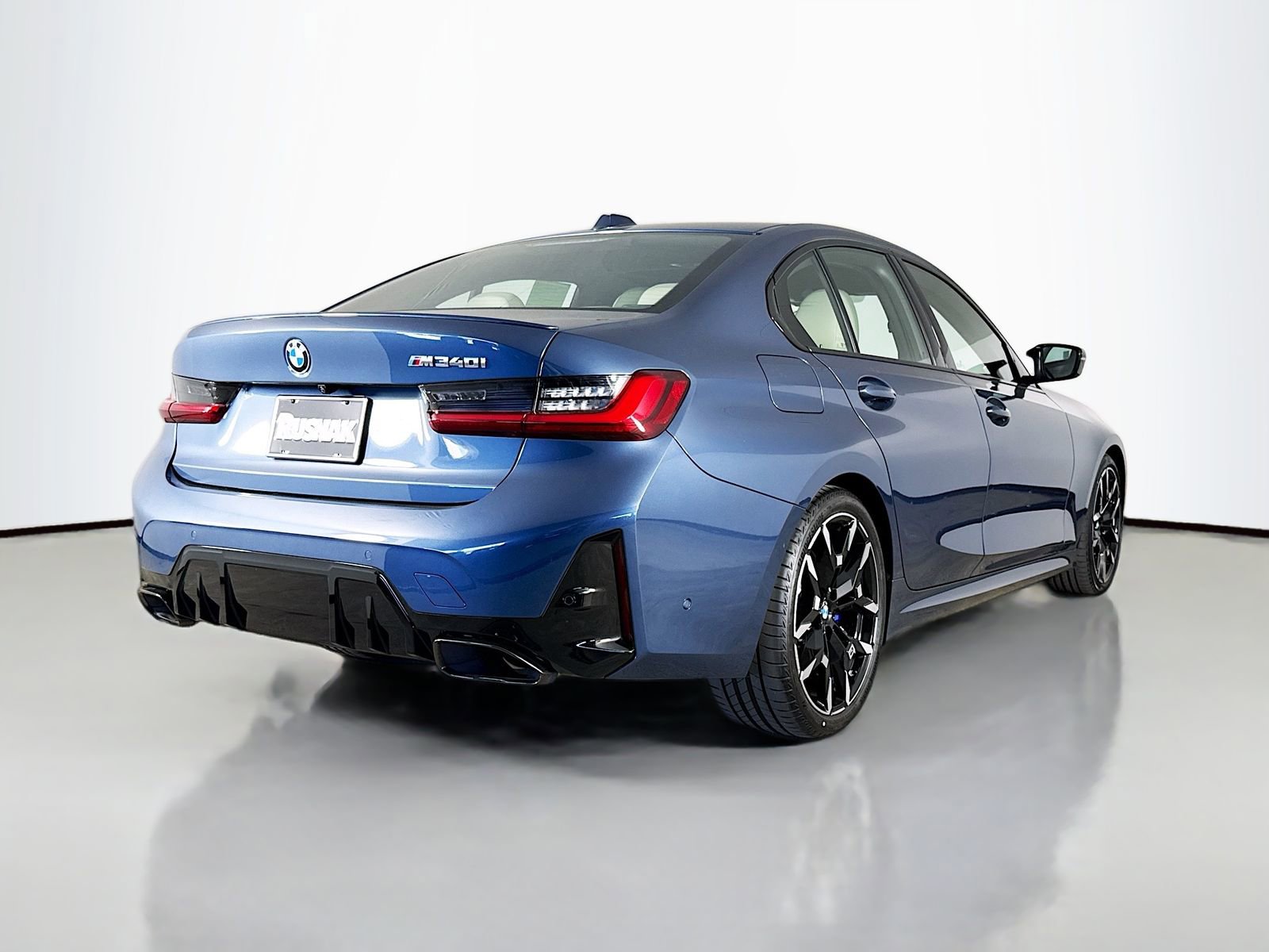 Used 2025 BMW M340i w/ Premium Package image 7