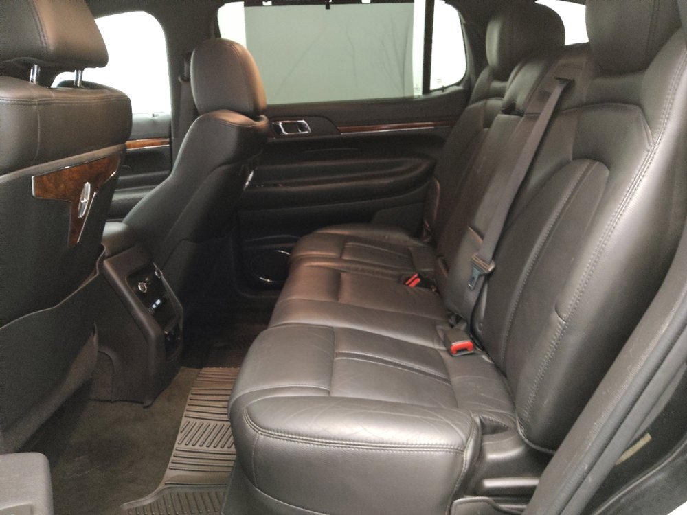 Used 2015 Lincoln MKT AWD image 18