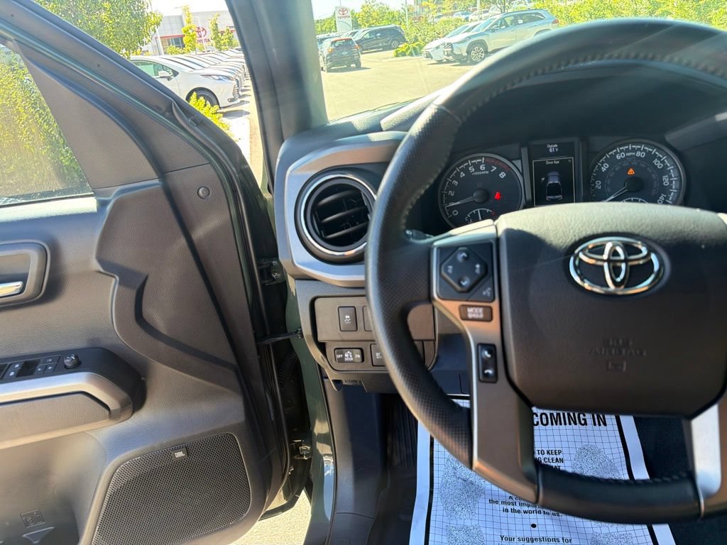 Used 2021 Toyota Tacoma TRD Off-Road w/ TRD Premium Off Road Package AWD/4WD image 25