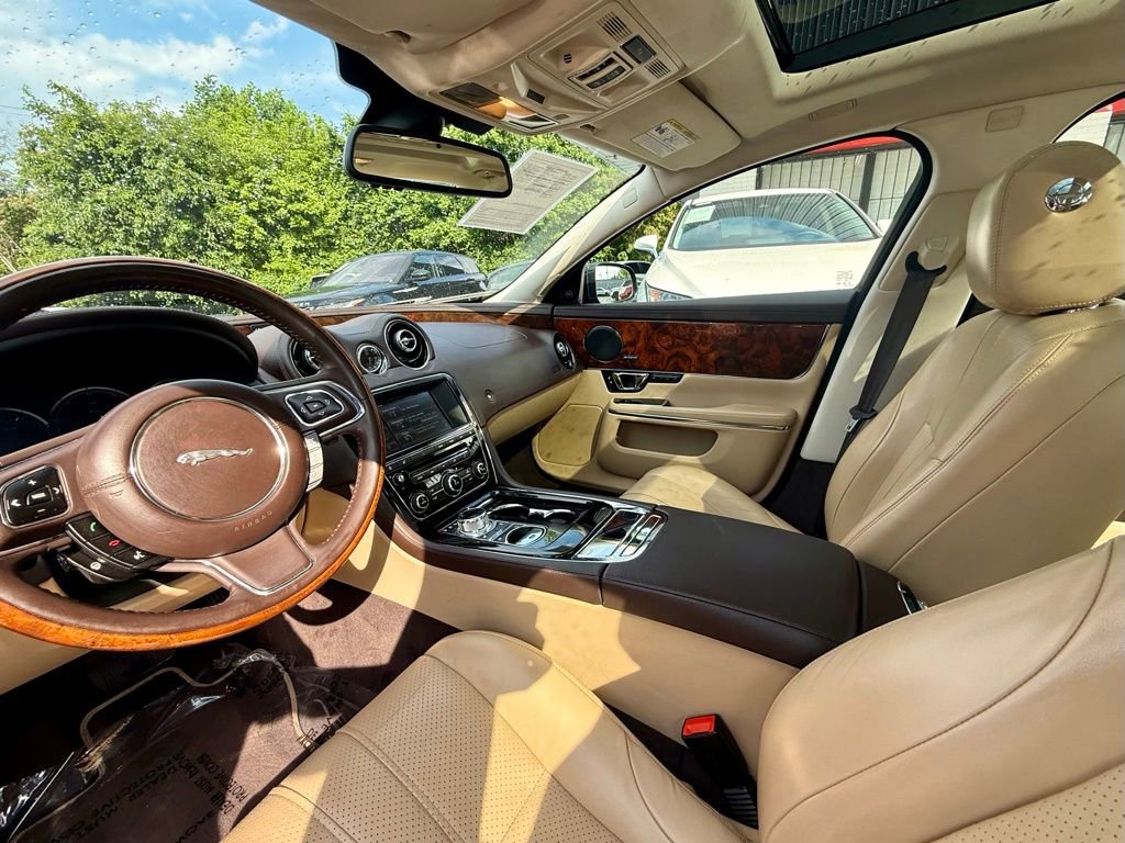 Used 2015 Jaguar XJ AWD image 15