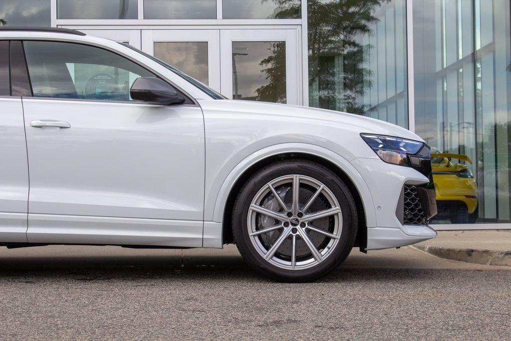 Used 2026 Audi RS Q8 performance AWD/4WD image 5