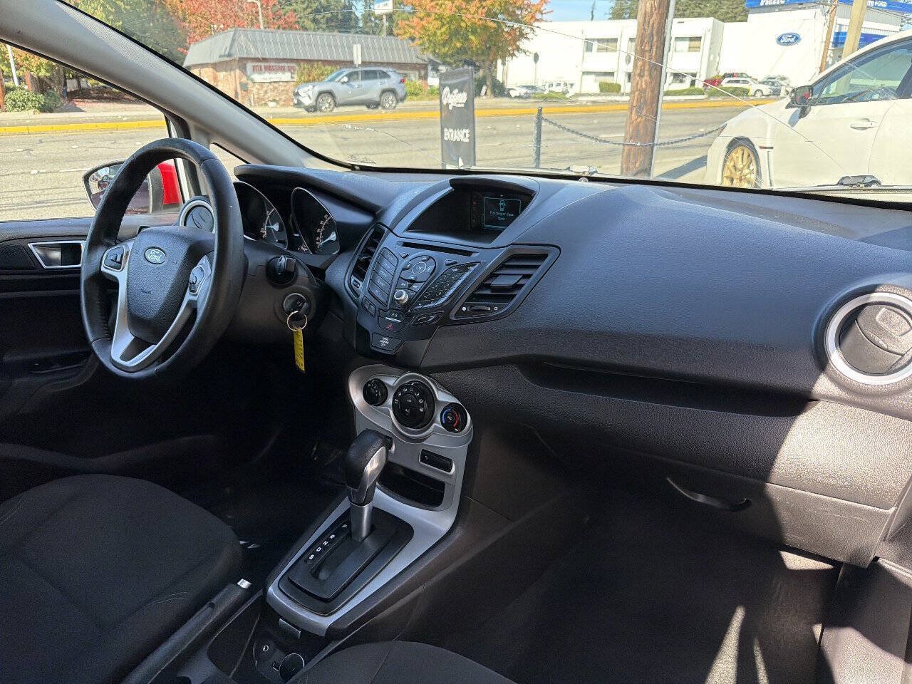Used 2015 Ford Fiesta SE FWD image 16