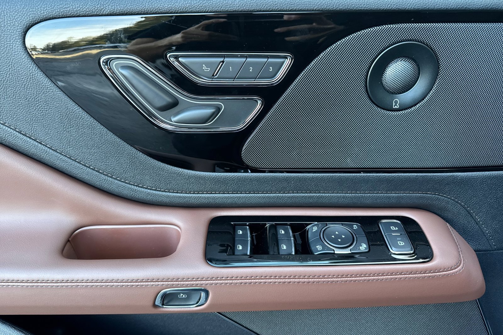 New 2026 Lincoln Aviator Reserve image 9