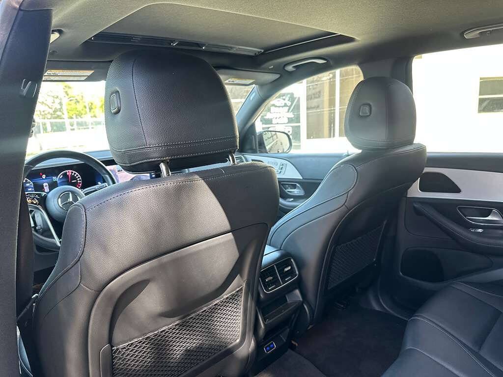 Used 2024 Mercedes-Benz GLE 450e 4MATIC image 13