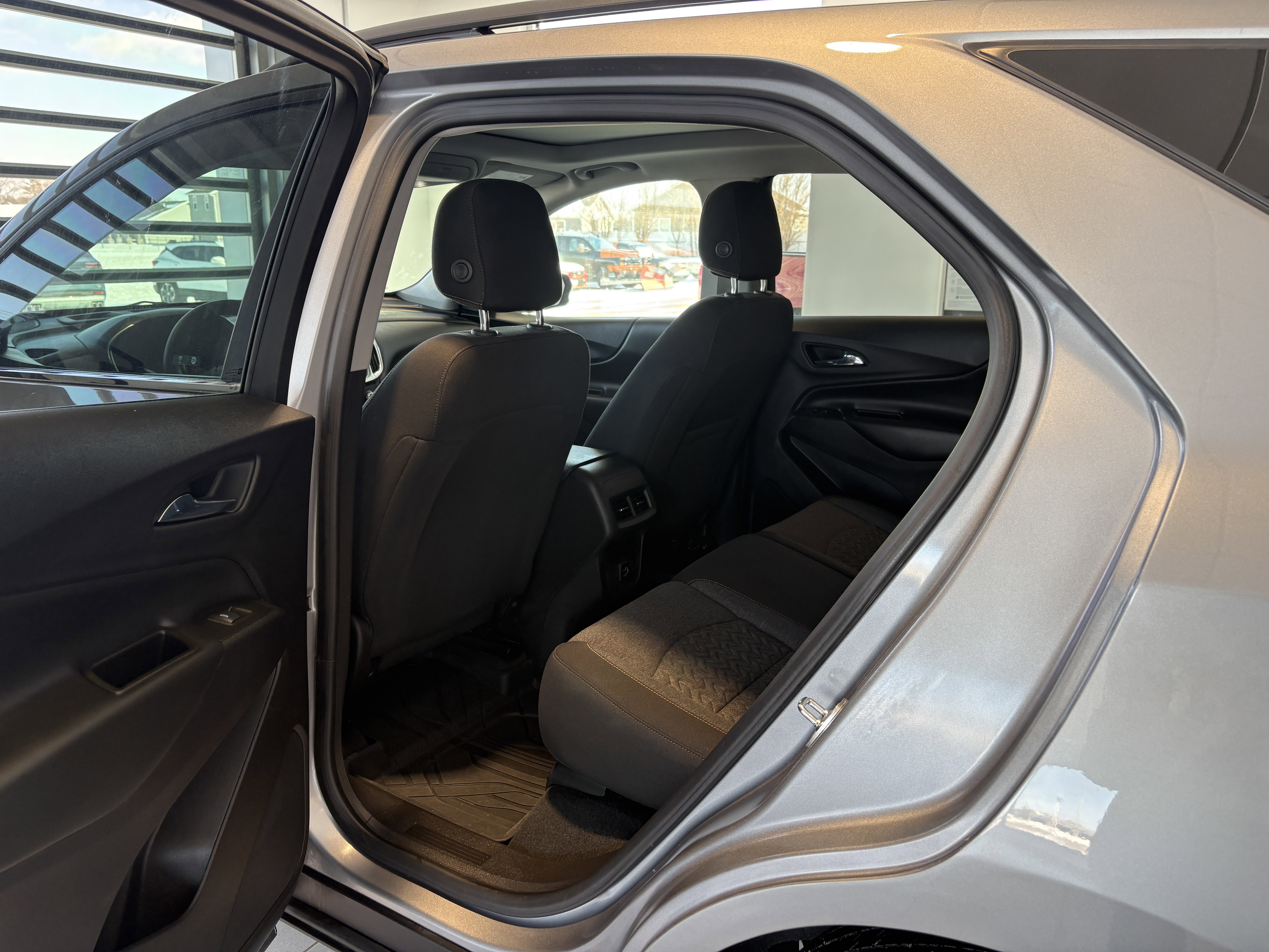 Used 2024 Chevrolet Equinox LT w/ LPO, Floor Liner Package image 20