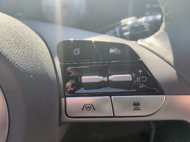 Used 2025 Hyundai Elantra SEL FWD image 25