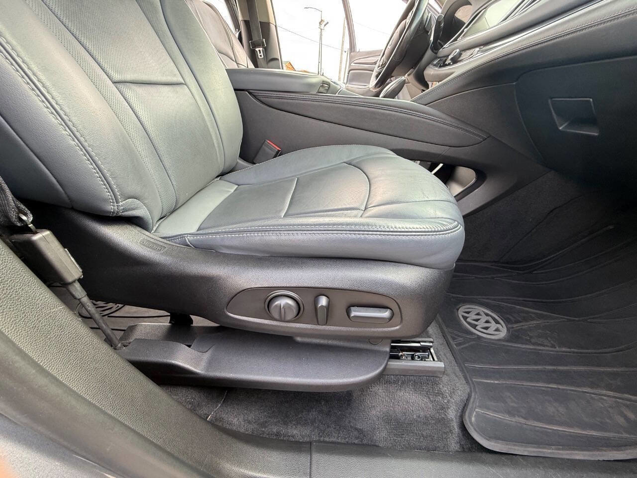 Used 2019 Buick Enclave Essence AWD/4WD image 13