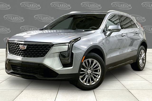 Used 2024 Cadillac XT4 Premium Luxury image 3