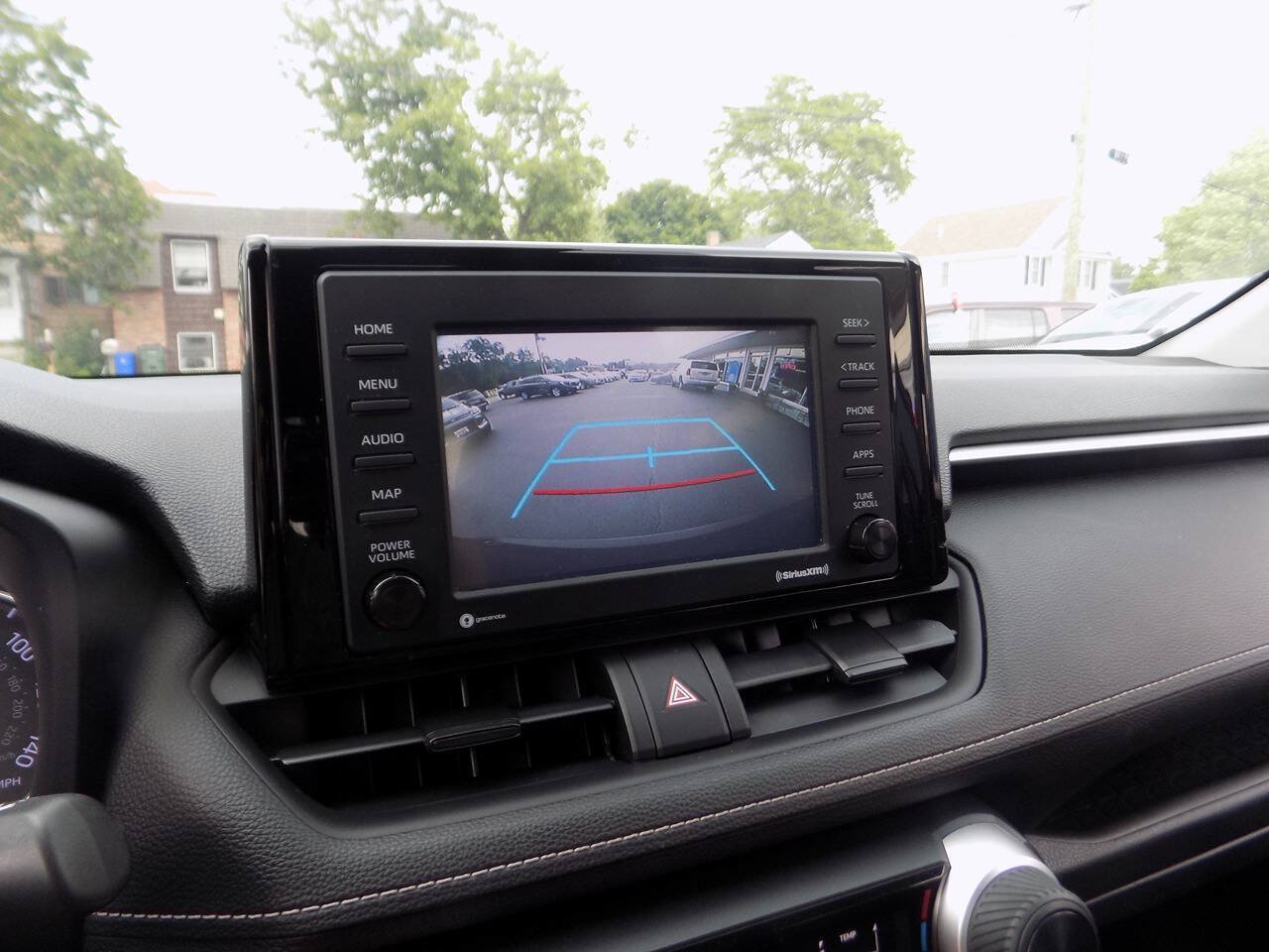 Used 2020 Toyota RAV4 LE w/ Carpet Mat Package AWD/4WD image 17
