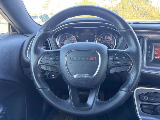 Used 2017 Dodge Challenger SXT image 14