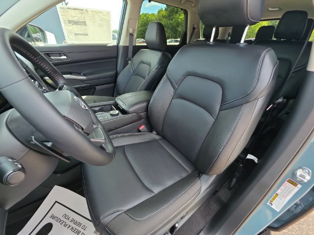 New 2026 Nissan Pathfinder SL w/ SL Premium Package AWD/4WD image 11