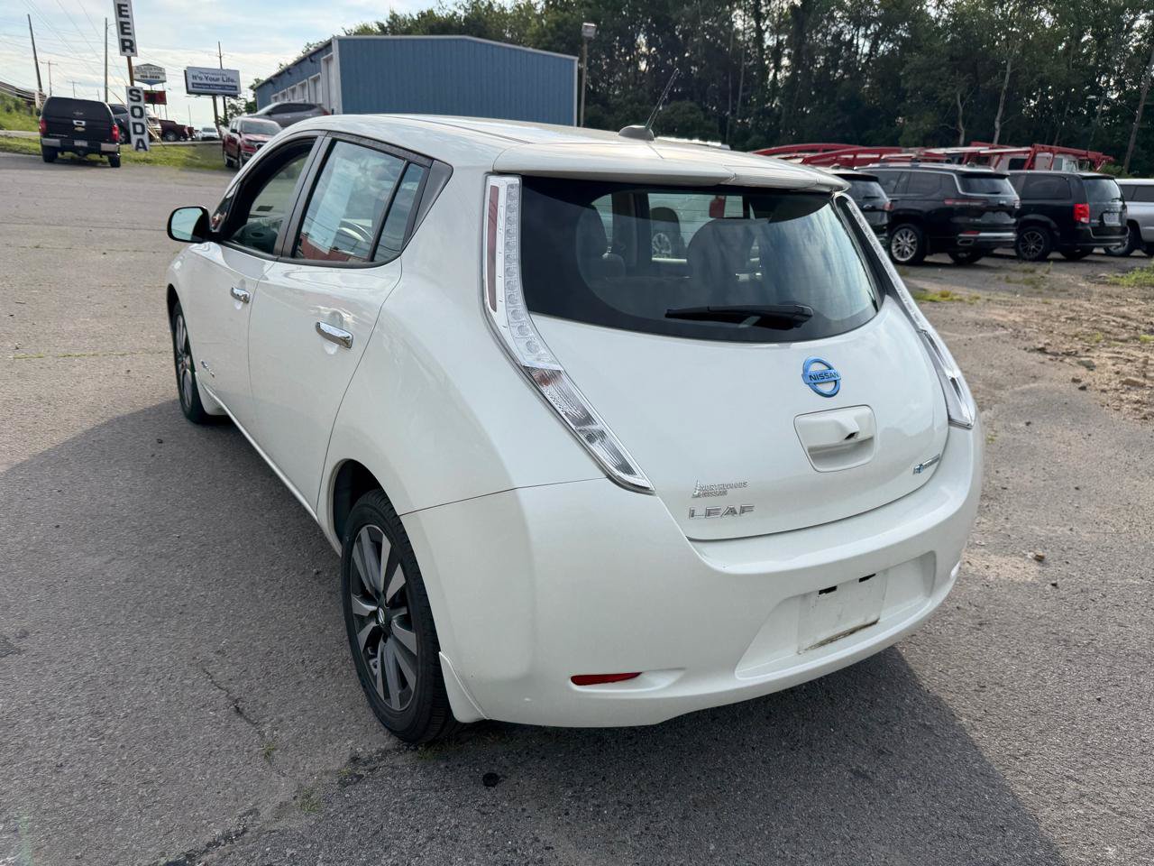 Used 2016 Nissan Leaf SV FWD image 7