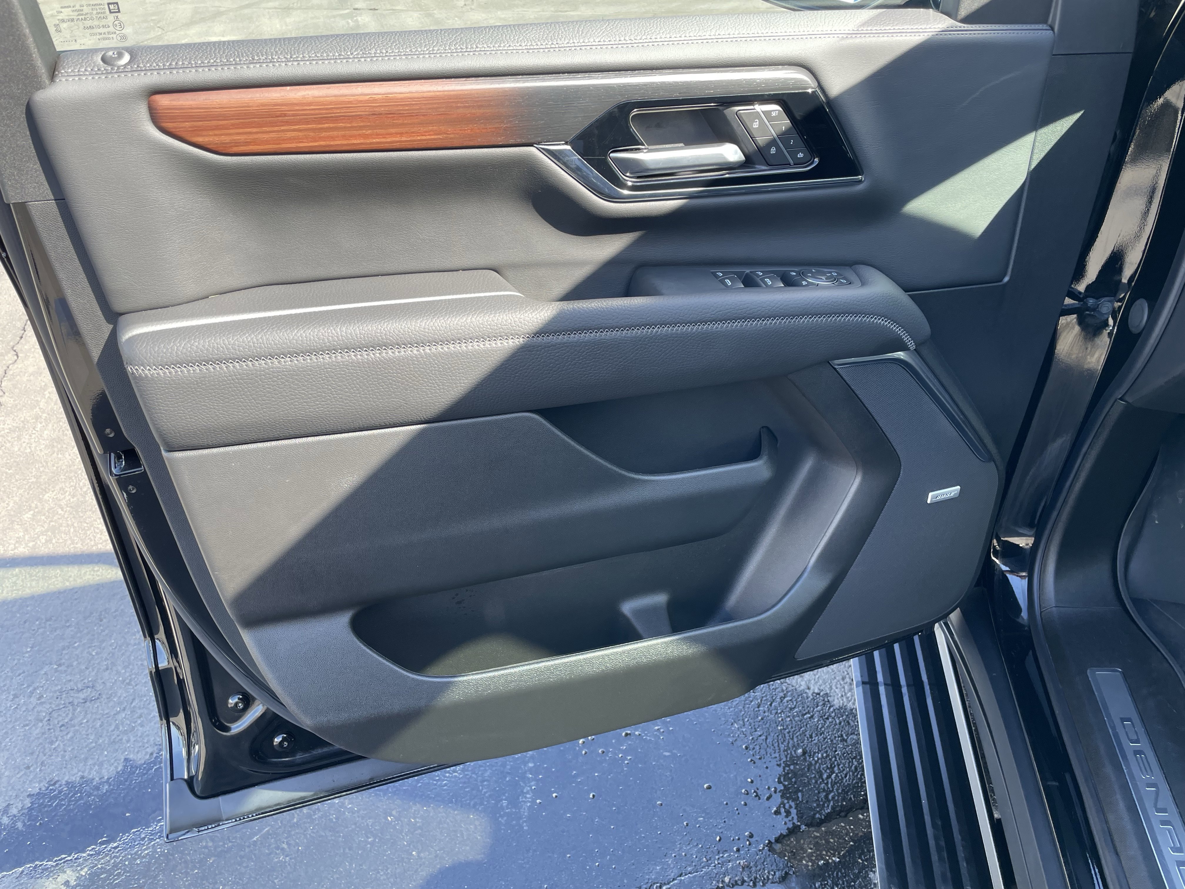 Used 2026 GMC Yukon Denali w/ Sun & Power Step Package image 8