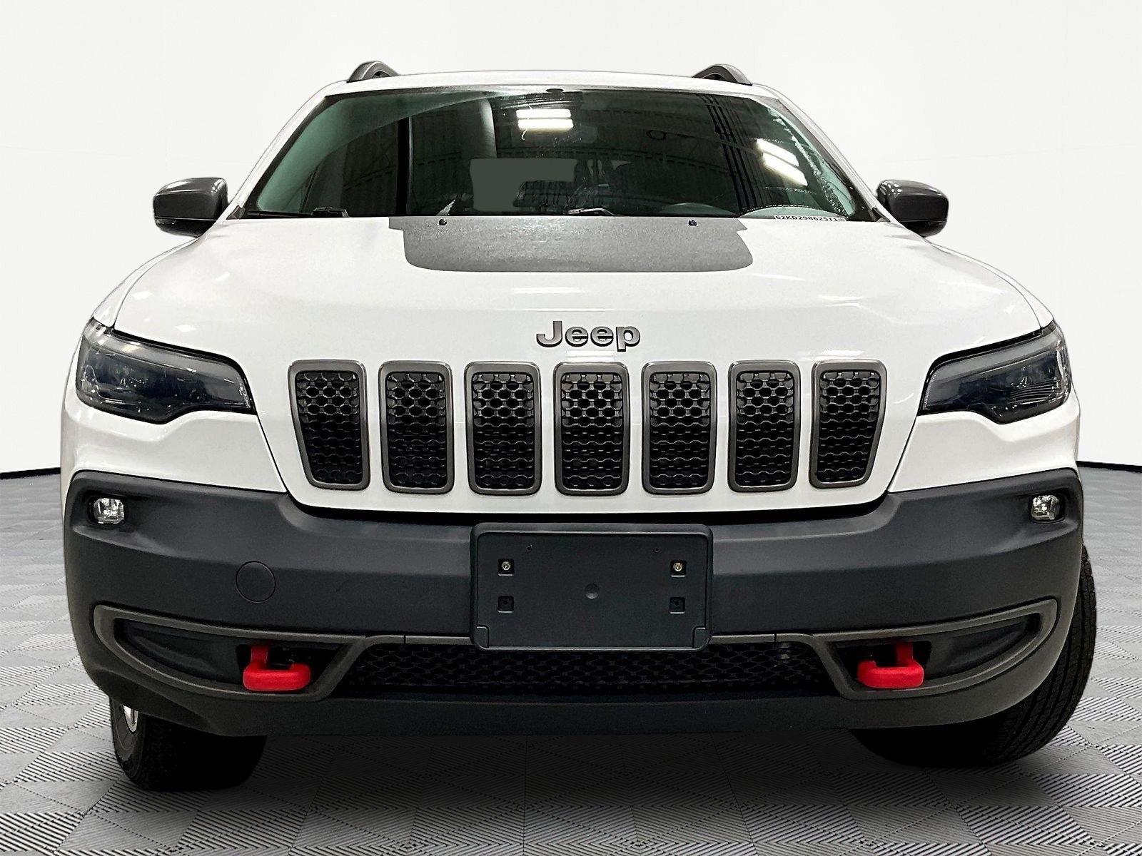 Used 2019 Jeep Cherokee Trailhawk AWD/4WD image 2