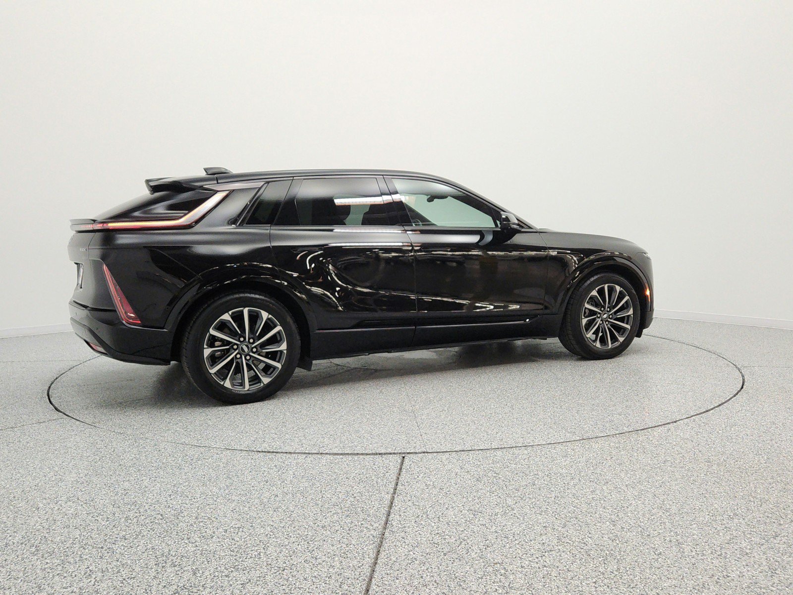 Used 2024 Cadillac Lyriq Sport RWD image 5