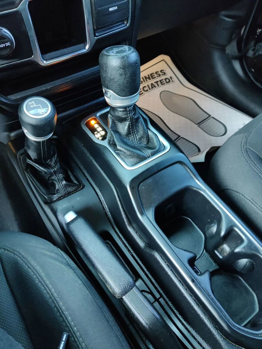 Used 2018 Jeep Wrangler Unlimited Sport image 23