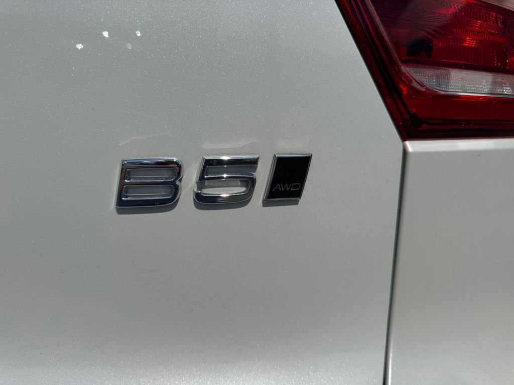 Certified 2023 Volvo XC40 B5 Plus w/ Climate Package AWD/4WD image 11