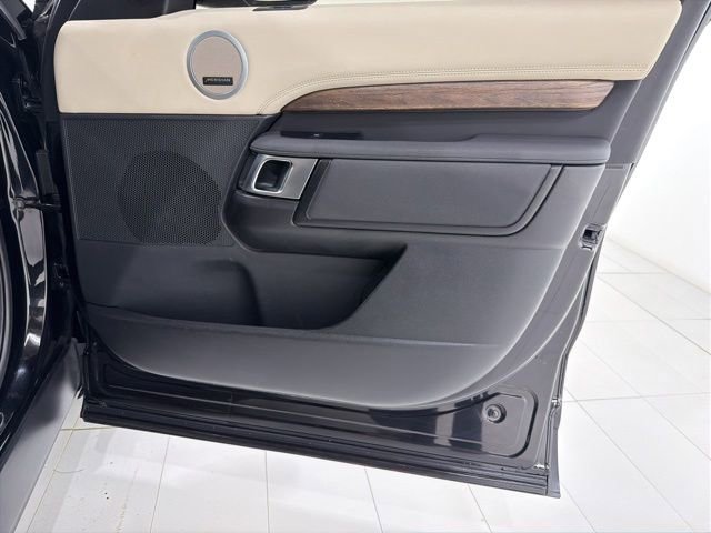 Used 2019 Land Rover Discovery HSE AWD/4WD image 41