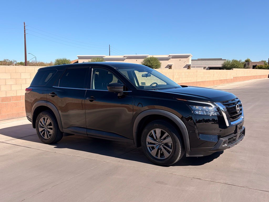 Used 2023 Nissan Pathfinder S FWD image 5