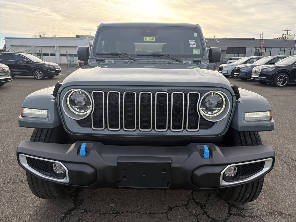 Used 2024 Jeep Wrangler Unlimited Sahara w/ Technology Group AWD/4WD image 9