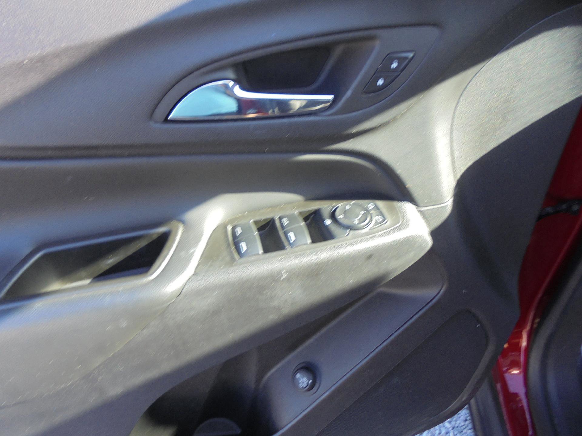 Used 2024 Chevrolet Equinox LT image 16